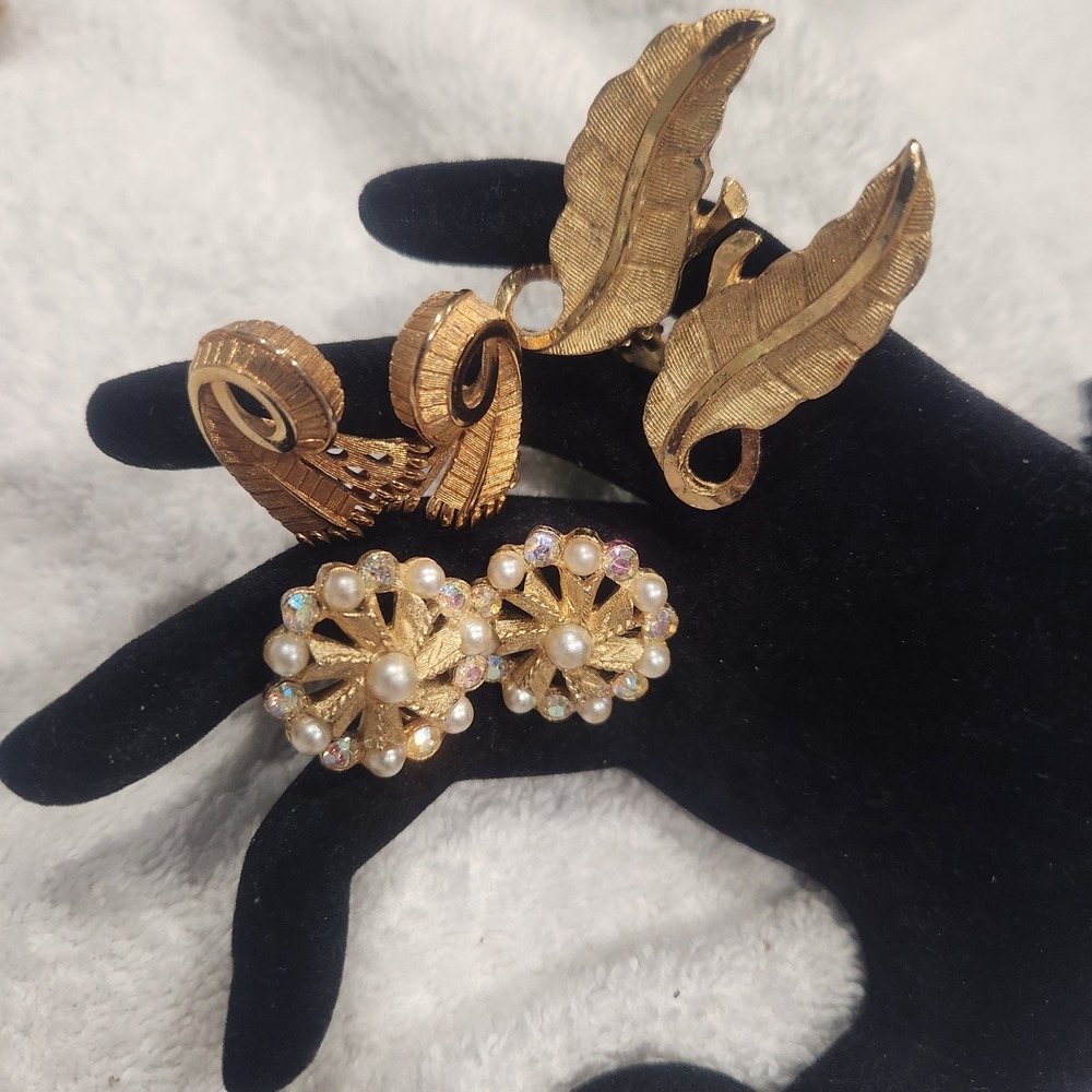 Vintage Gold tone Clip On‎ Earring Lot  Leaf Sunburst Pearl Rhinestone